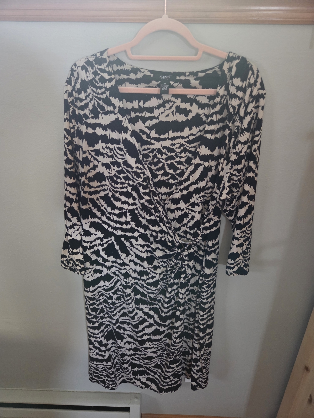 Alfani Black & White Abstract Print Long-Sleeve Wrap-Style Dress